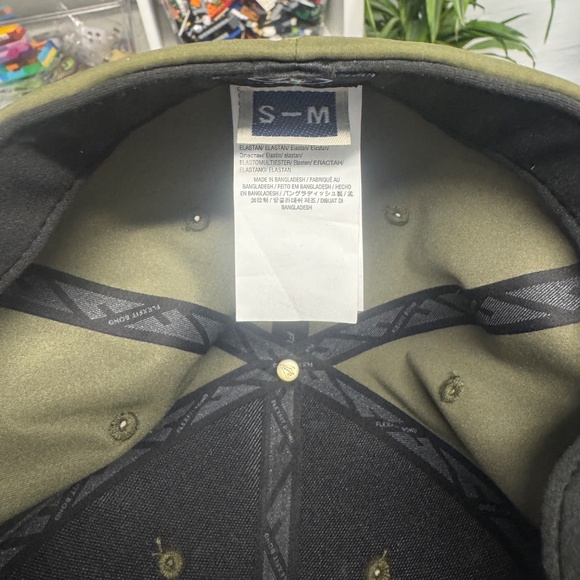Volcom (S/M) Olive Fitted Cap - Picture 3 of 3